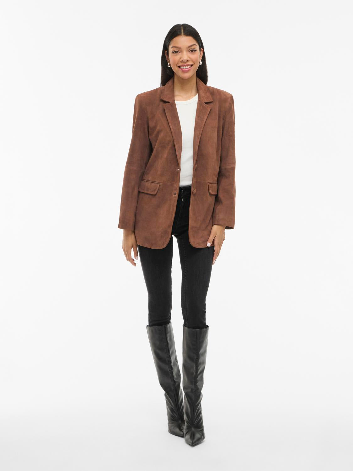 model_shot-front_full